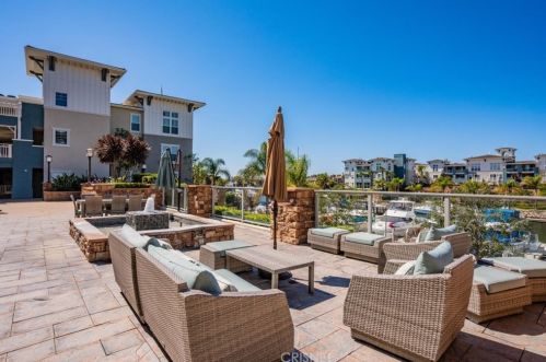 1545 Windshore Way, Oxnard CA  93035-1406 exterior