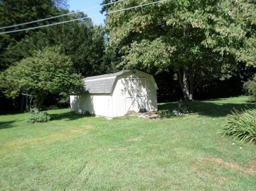 386 Parker St, Manchester, CT 06042-3631