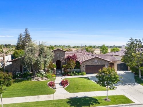 10507 Hinderhill Dr, Bakersfield, CA 93312-7037