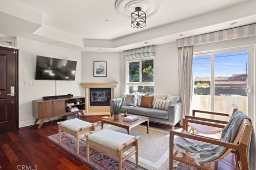 11323 Huston St, North Hollywood, CA 91601-4453