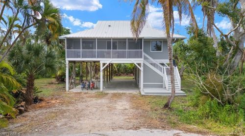 744 Marthas Ln, Sanibel, FL 33957-4343