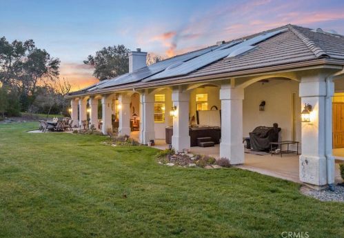 1440 Ridge Rd, Templeton CA  93465-9303 exterior