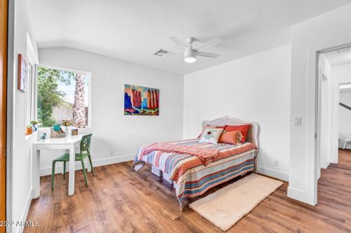 1111 Bethany Home Rd, Phoenix AZ  85014-2229 exterior