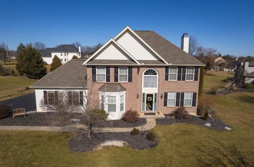 6535 Sauterne Dr, Macungie, PA 18062-8862
