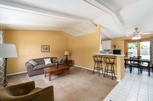 2728 Independence Ct, Darbydale, OH 43123-1710