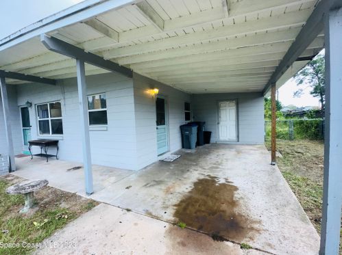 180 Hilltop Dr, Titusville, FL 32796-2529