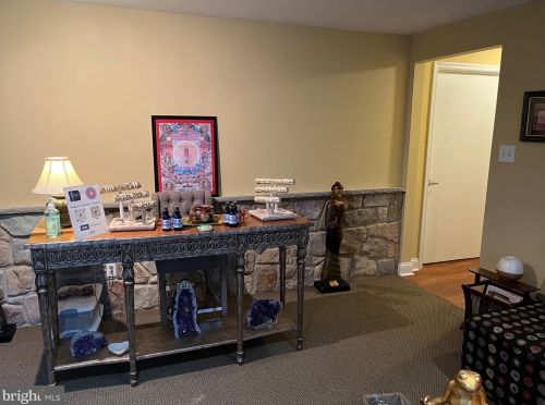 123 Paoli Pike, Paoli, PA 19301-1834