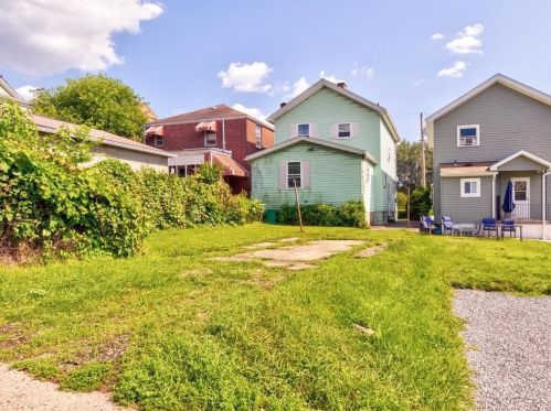 825 12 St, Ambridge PA 15003-1942 exterior