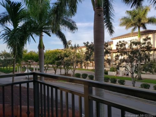 462 147th Ave, Hollywood, FL 33027-6103