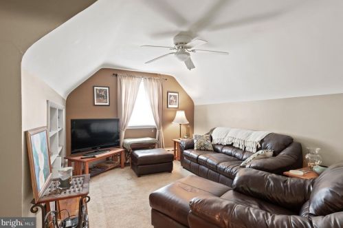 2017 Bethel Rd, Lansdale PA 19446-6054 exterior