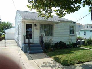 120 Hildreth Ave, Wildwood Crest, NJ 08260-4422