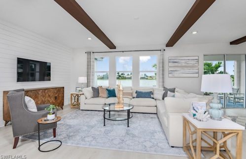 2070 Grove Dr, Naples, FL 34120-7574