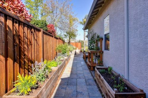 392 Illsley Way, Folsom CA  95630-8427 exterior