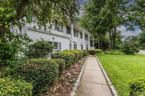 292 Parkside Ave, Miller Place NY  11764-3521 exterior