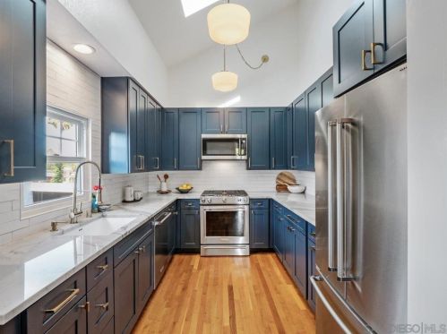 1653 Edgemont St, San Diego CA 92102-1241 exterior