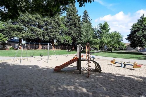 2527 Westberry Dr, Santa Rosa CA 95403-4136 exterior