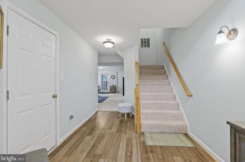 8343 Jovin Cir, Springfield VA  22153-4013 exterior