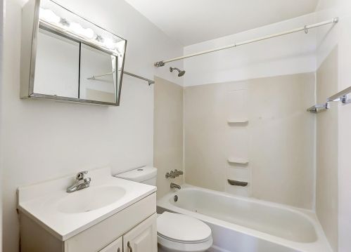 2601 Firtree Ct, Cincinnati OH 45223-1517 exterior