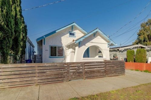 4701 Fairfax Ave, Oakland CA  94601-4809 exterior