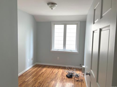 2858 Sampson Ave, Bronx NY  10465-2918 exterior