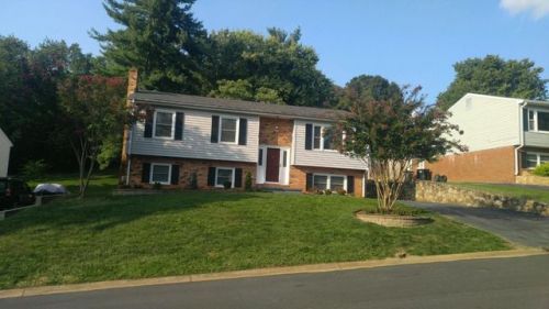 667 Missimer Ln, Vinton, VA 24179-2350