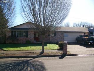 993 55th Pl, Springfield OR  97478-6871 exterior