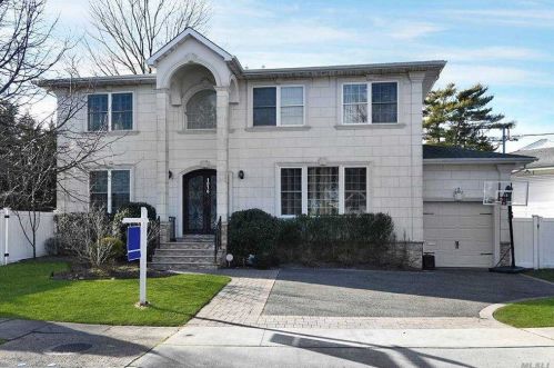1016 Dartmouth Ln, Woodsburgh, NY 11598-1012