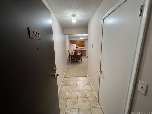 703 Twin Circle Dr, Wapping, CT 06074-2693
