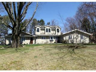 10 Horse Shoe Ln, Stamford, CT 06903-5136