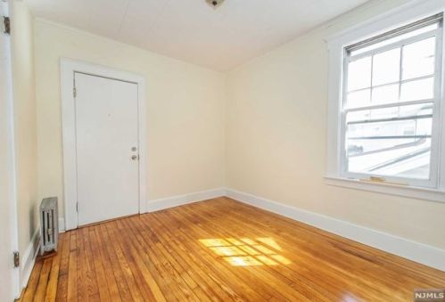 16 Beekman St, Bloomfield NJ 07003-3802 exterior