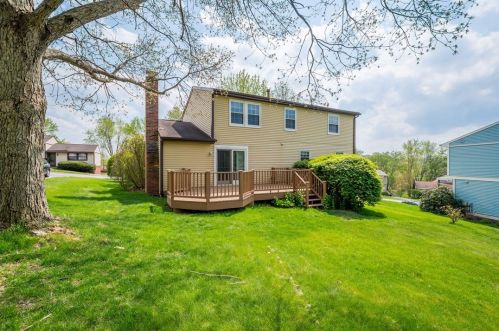 1220 Harvest Ct, Bridgeville PA  15017-1108 exterior