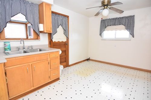 2332 Clinton St, Whitaker PA  15120-2661 exterior