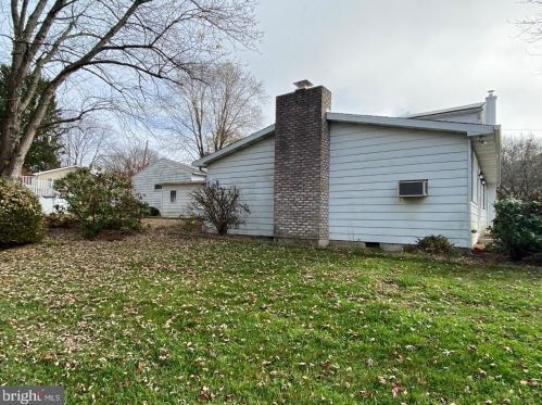 825 Elizabeth Dr, Molino PA  17961-1503 exterior