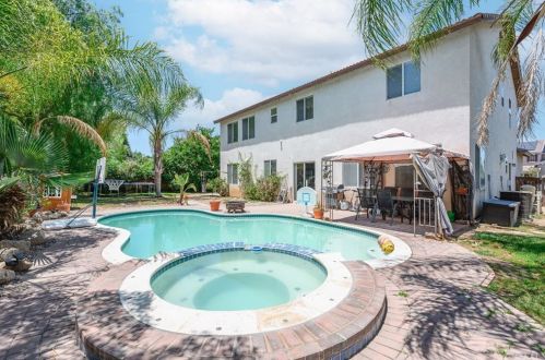 12607 Orangeblossom Ln, Riverside CA  92503-7059 exterior