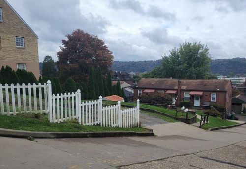 1799 Walnut St, Ambridge, PA 15003-1730