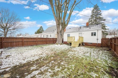 3136 Crane Pl, Hammond, IN 46323-1106