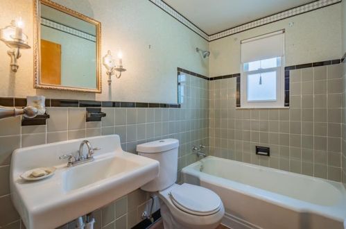 3104 Valley Ridge Rd, Mckeesport PA  15133-2412 exterior