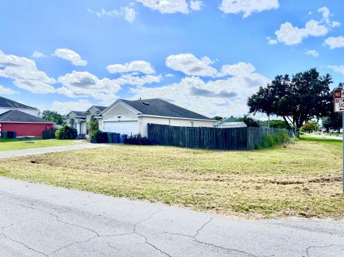 786 Colleen Ave, Fort Pierce, FL 34983-1879