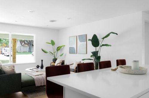 2300 Fair Oaks Dr, Austin TX 78745-2754 exterior