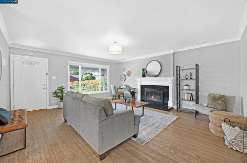 1831 Oakmead Dr, Concord CA 94520-3006 exterior