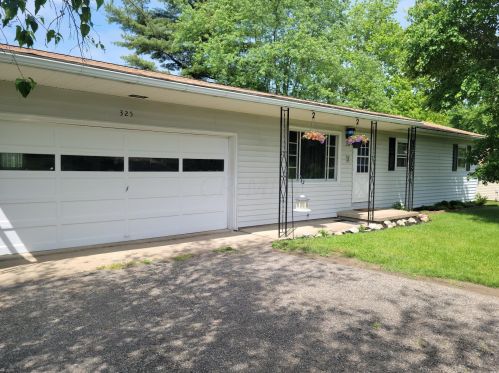 325 Mohican Dr, Crooksville OH  43731-9729 exterior