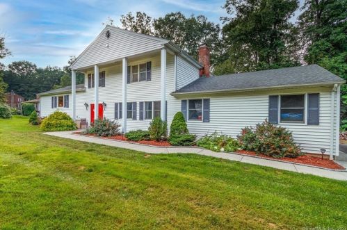 30 Woodsend Ave, Huntington, CT 06484-2125