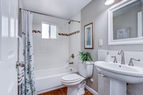 5633 Rosario Blvd, North Highlands CA  95660-4801 exterior