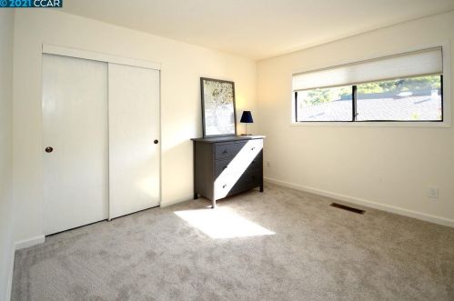 2480 Ln Canada Ct, Pinole CA exterior