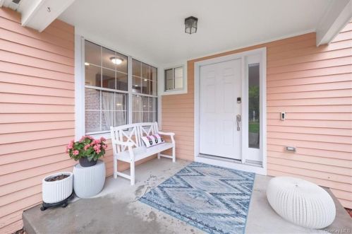 130 Hitching Post Ln, Yorktown Hgts, NY 10598-2834