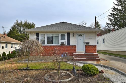 4517 Iris Ln, Great Neck, NY 11020-1063