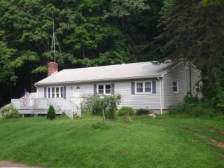 67 Parker Farms Rd, Wallingford, CT 06492-2835