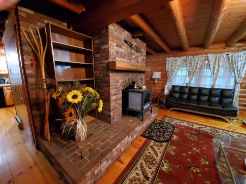 163 Jones Hill Rd, Enfield NH  03748-3307 exterior