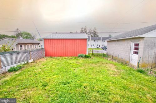 522 2nd Ave, Parkesburg PA  19365-1404 exterior