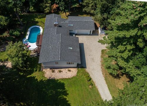 34 Blackwood Ln, Stamford, CT 06903-4731